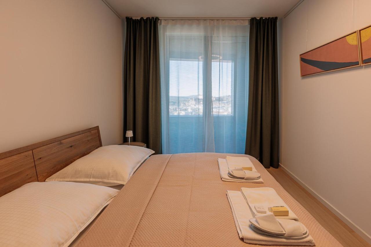 Skau Coral Residence In Sky Park 22 Floor 1Tower Panoramic View Free Parking บราติสลาวา ภายนอก รูปภาพ
