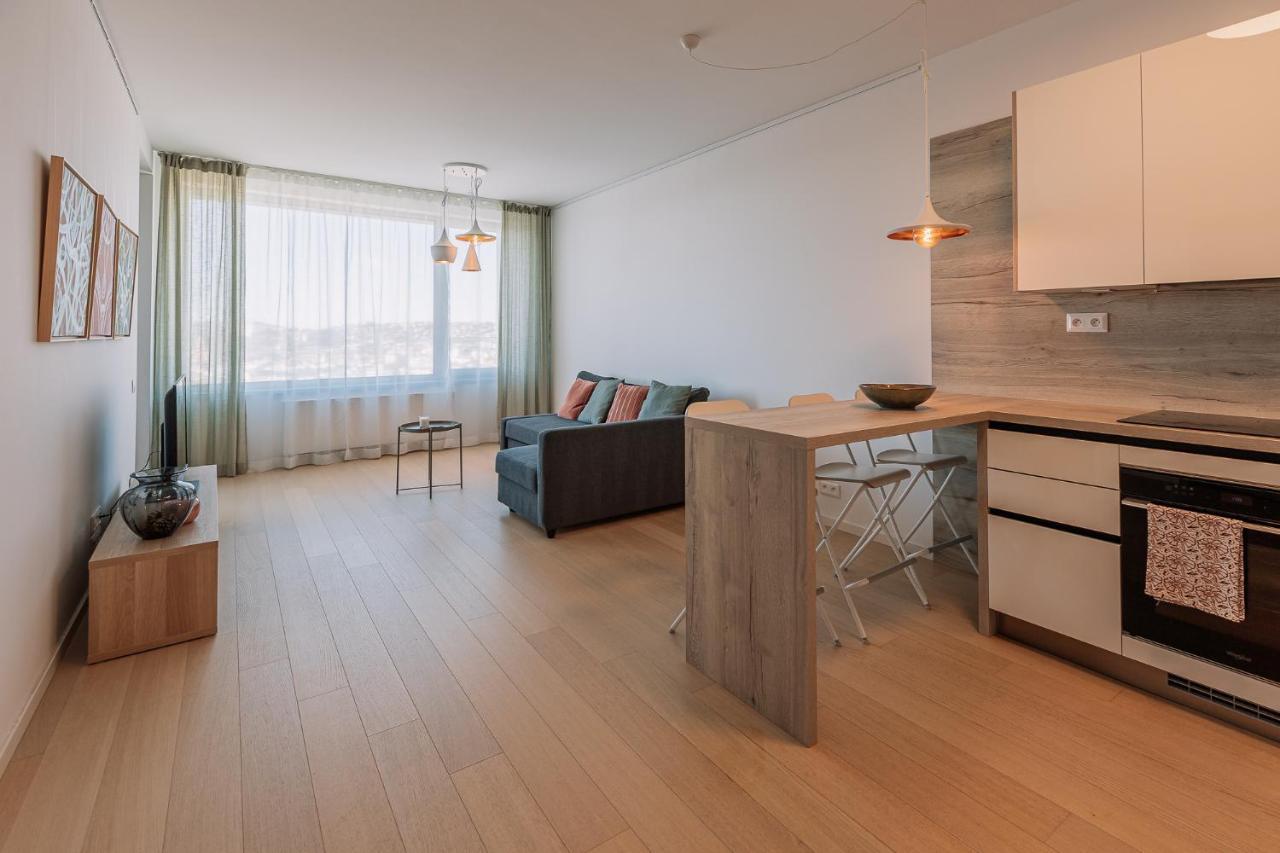 Skau Coral Residence In Sky Park 22 Floor 1Tower Panoramic View Free Parking บราติสลาวา ภายนอก รูปภาพ